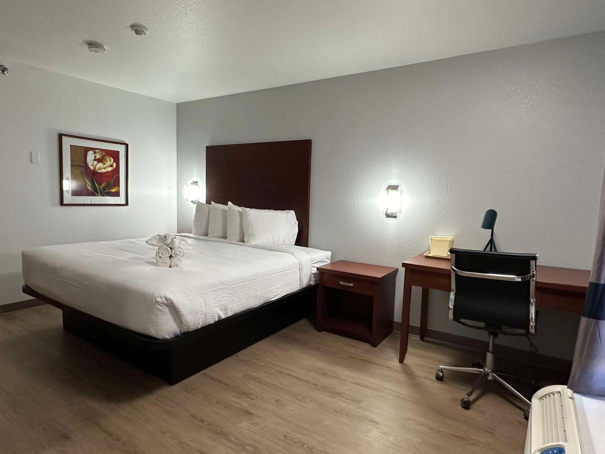 Surestay Plus By Best Western Brooks Exterior photo