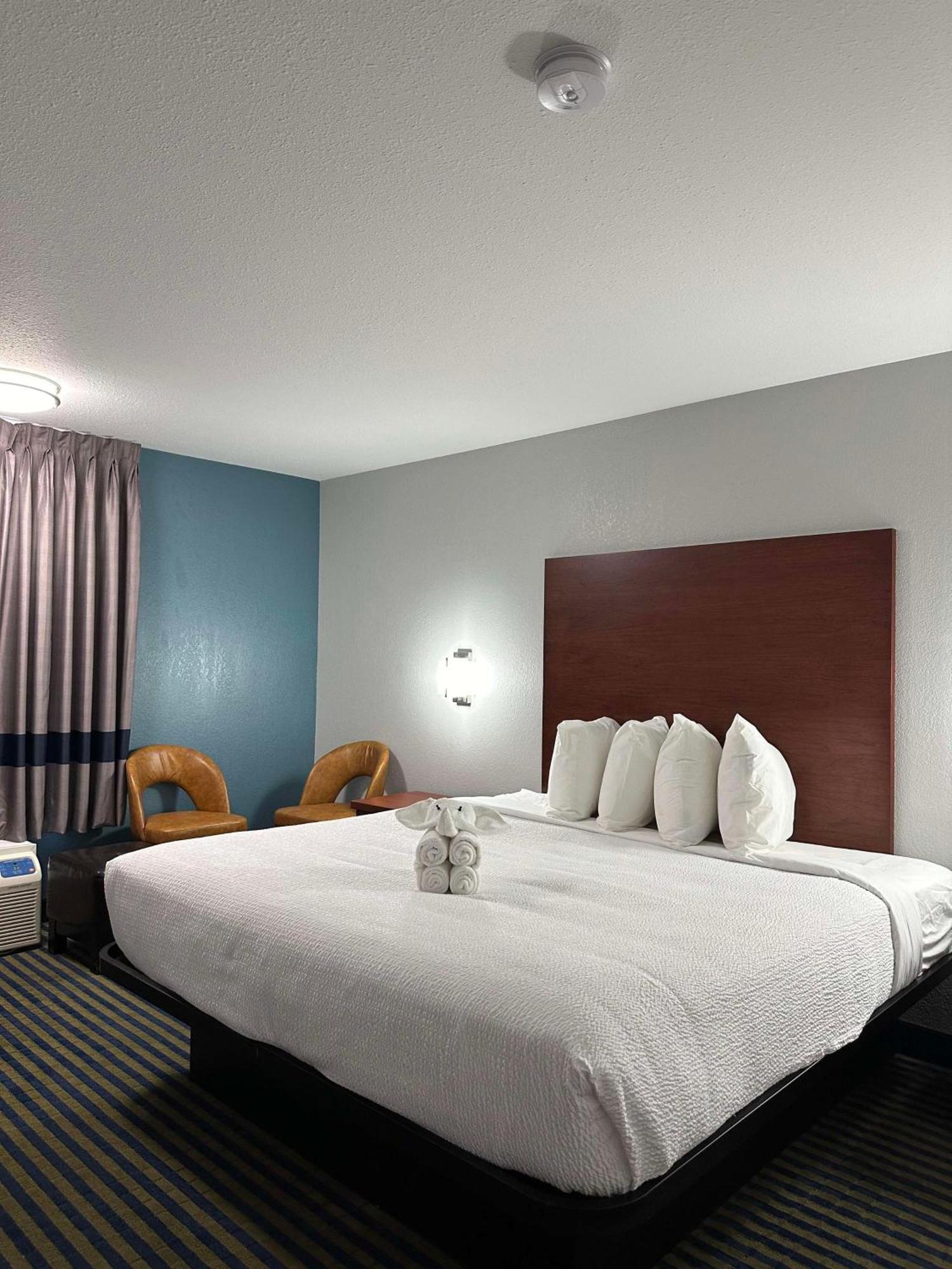 Surestay Plus By Best Western Brooks Exterior photo