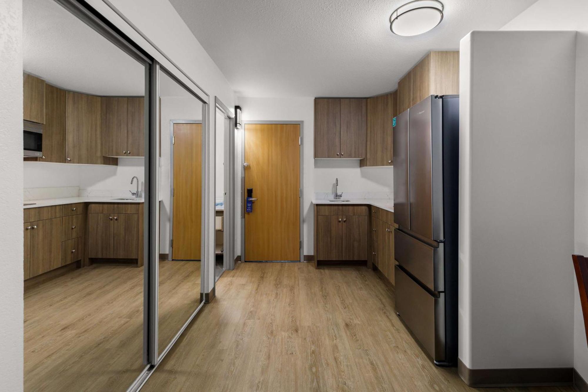 Surestay Plus By Best Western Brooks Exterior photo