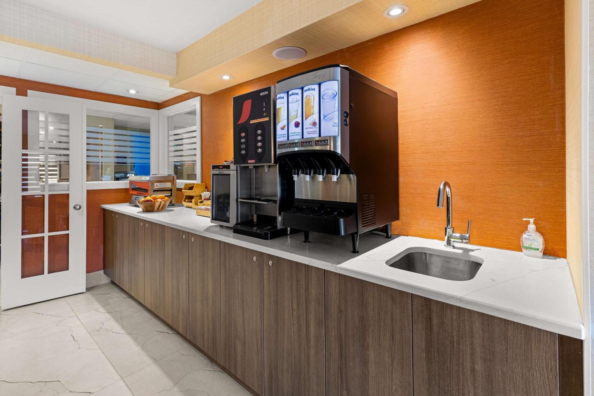Surestay Plus By Best Western Brooks Exterior photo