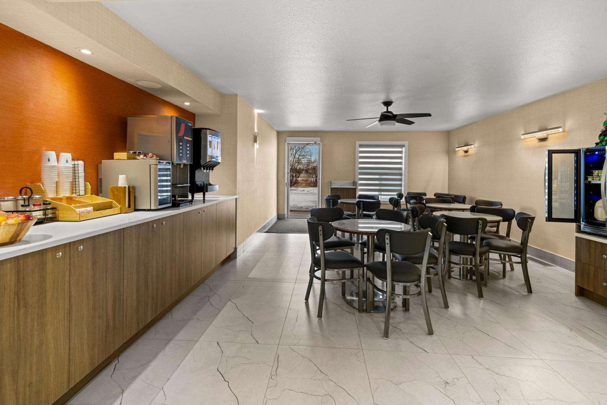 Surestay Plus By Best Western Brooks Exterior photo