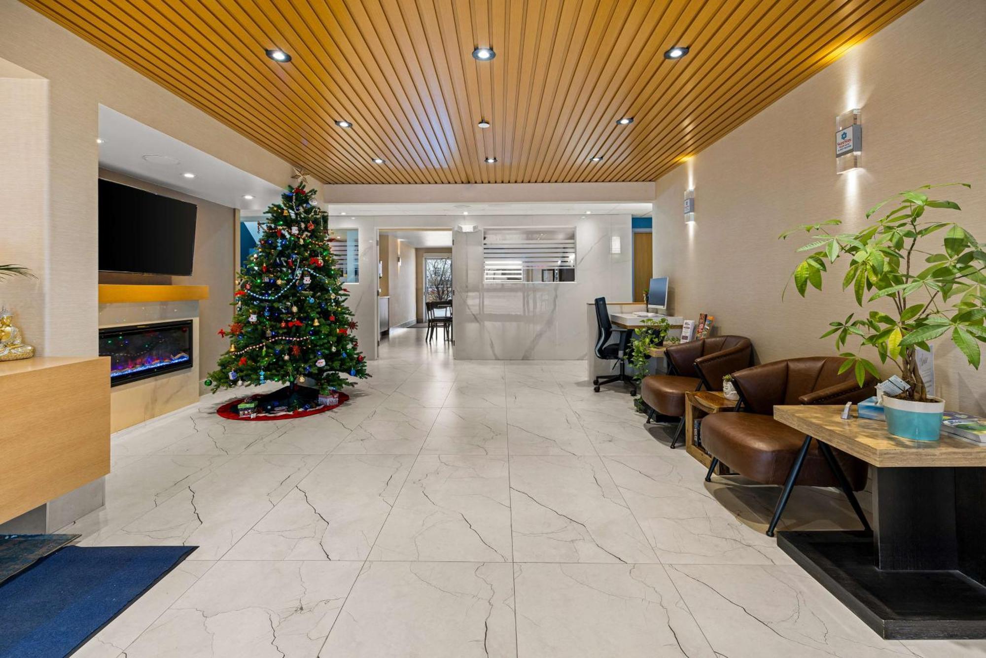 Surestay Plus By Best Western Brooks Exterior photo